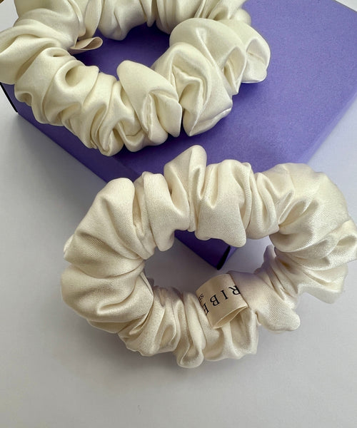 Balta Šilkinė Plaukų Gumytė